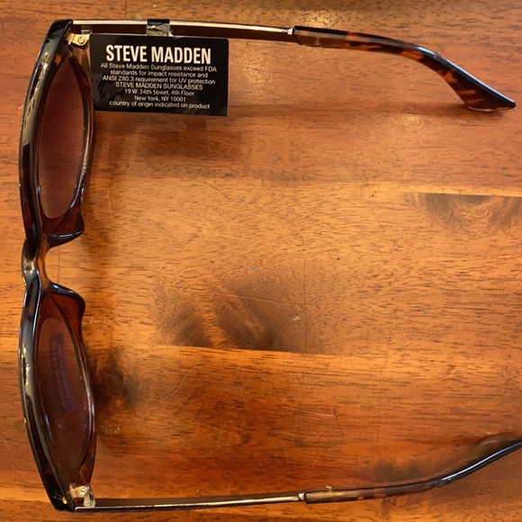 Steve Madden - Picture 4 of 5